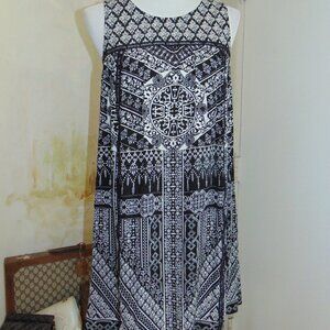 Knox Rose Shift Dress Black White Lace Accent Sleeveless Women's Medium Hi Low
